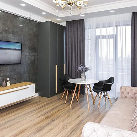 Double Skyhouse Exclusive Apartments Chisinau Ngoại thất bức ảnh