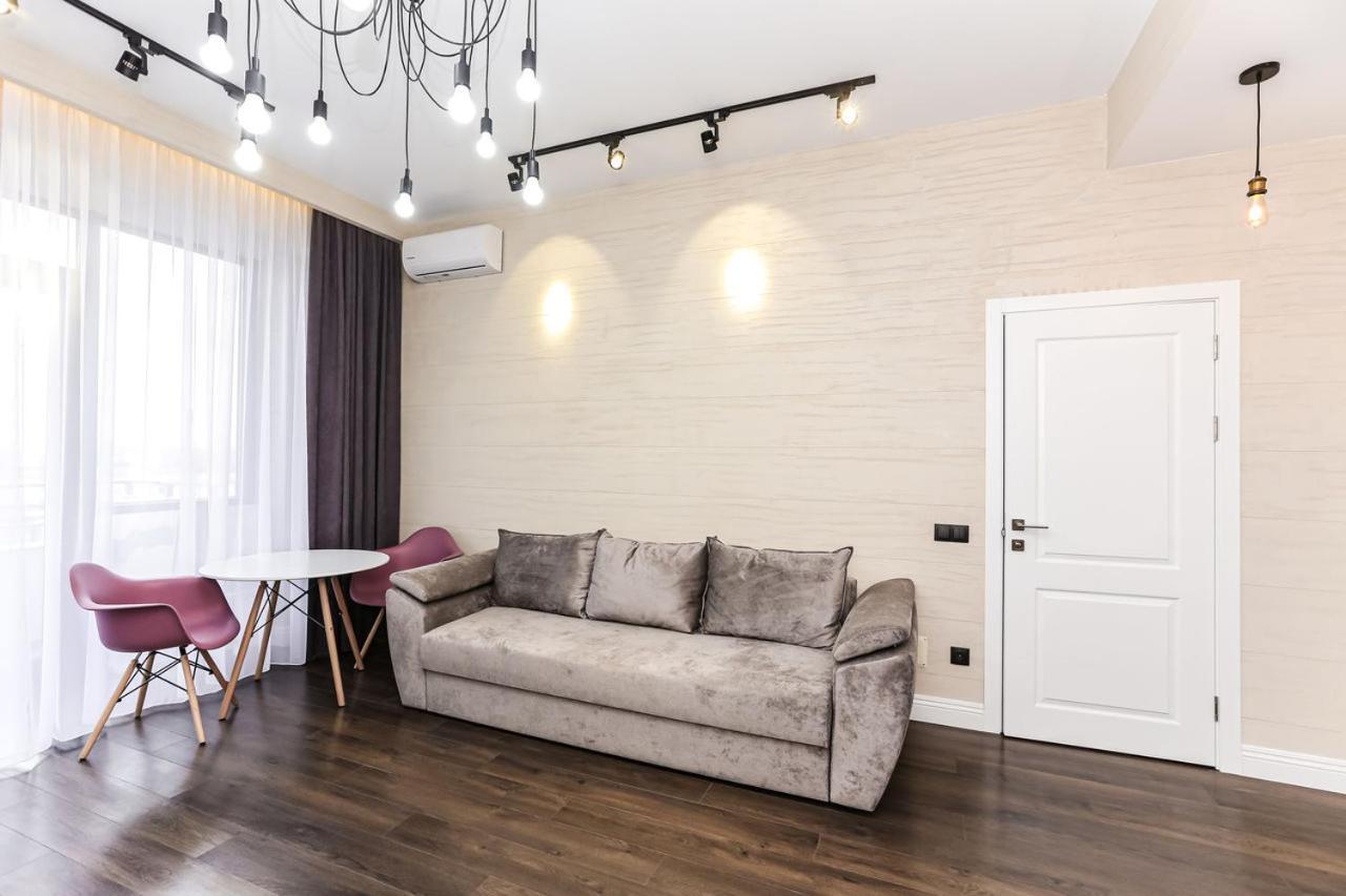 Double Skyhouse Exclusive Apartments Chisinau Ngoại thất bức ảnh