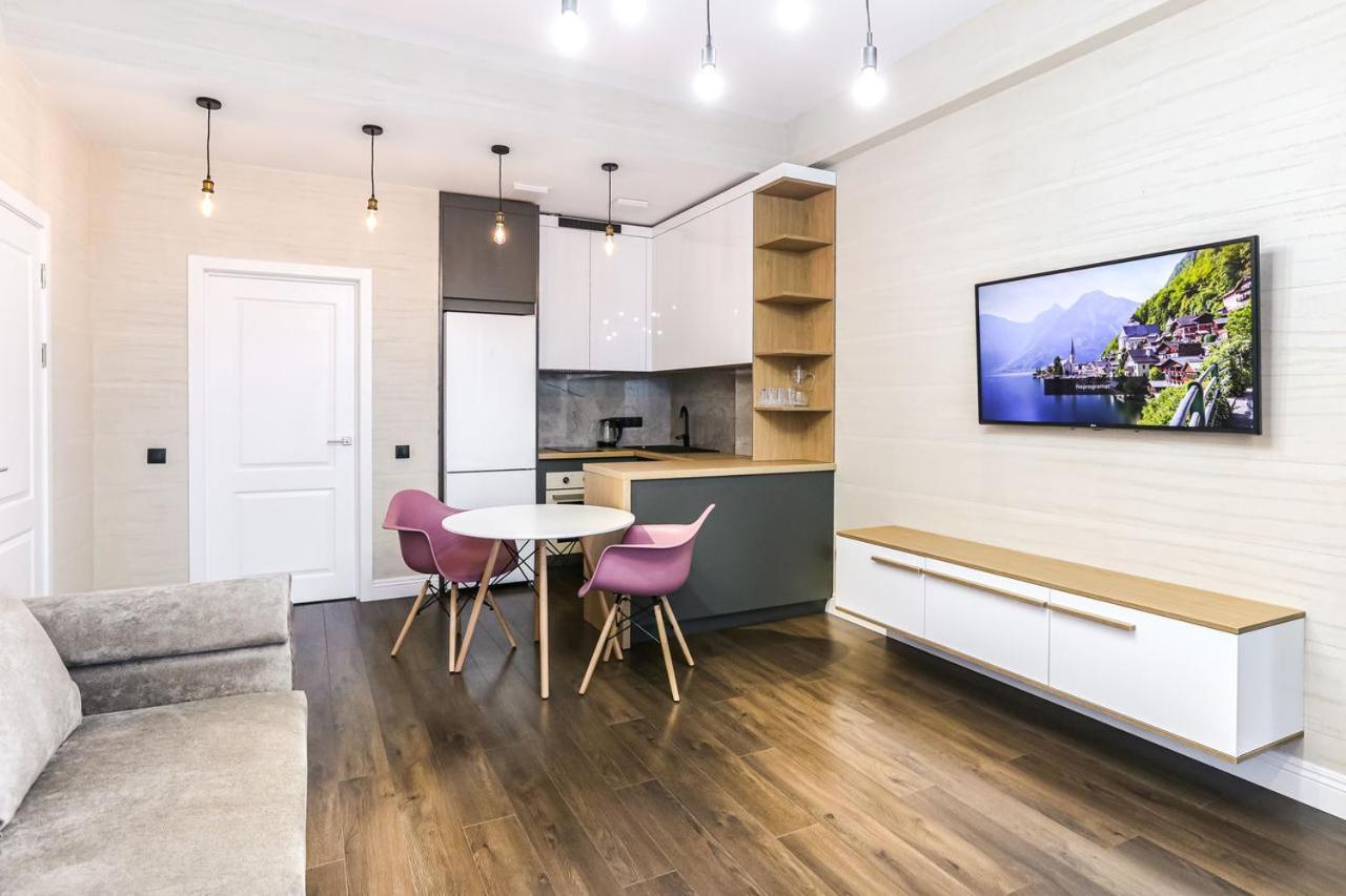 Double Skyhouse Exclusive Apartments Chisinau Ngoại thất bức ảnh