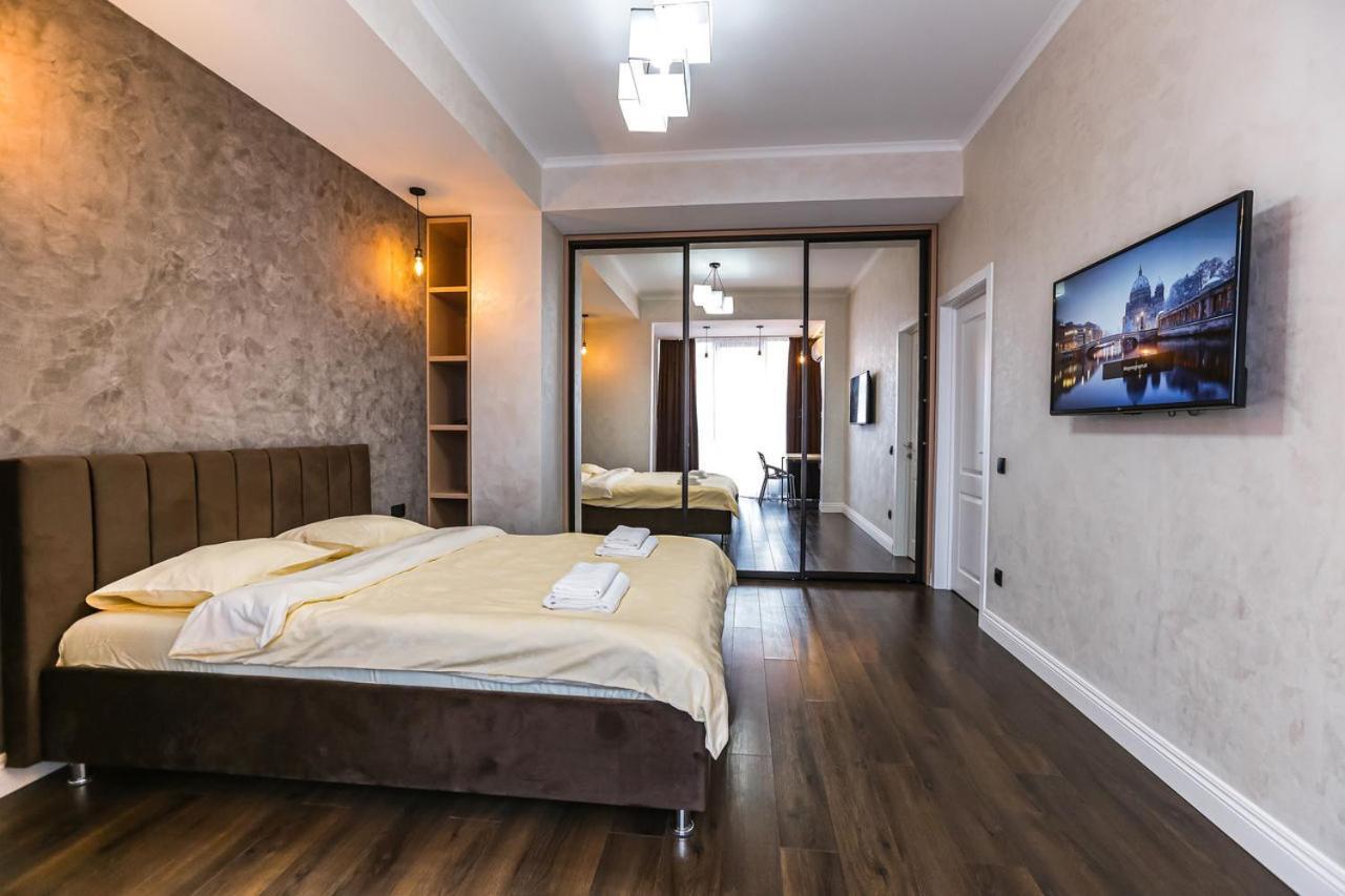Double Skyhouse Exclusive Apartments Chisinau Ngoại thất bức ảnh