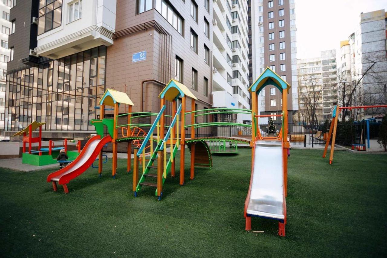 Double Skyhouse Exclusive Apartments Chisinau Ngoại thất bức ảnh