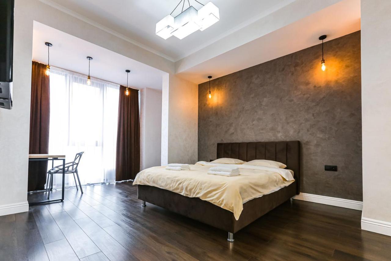 Double Skyhouse Exclusive Apartments Chisinau Ngoại thất bức ảnh