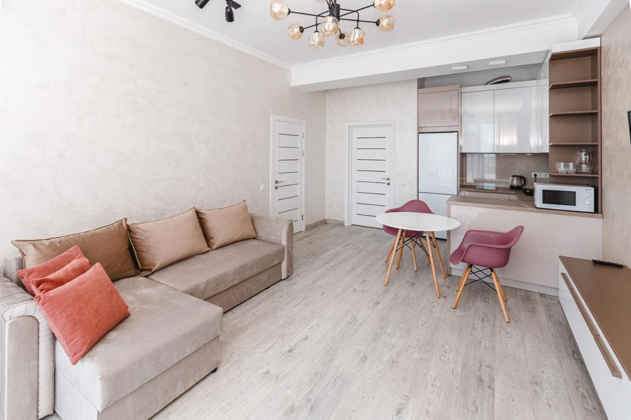 Double Skyhouse Exclusive Apartments Chisinau Ngoại thất bức ảnh