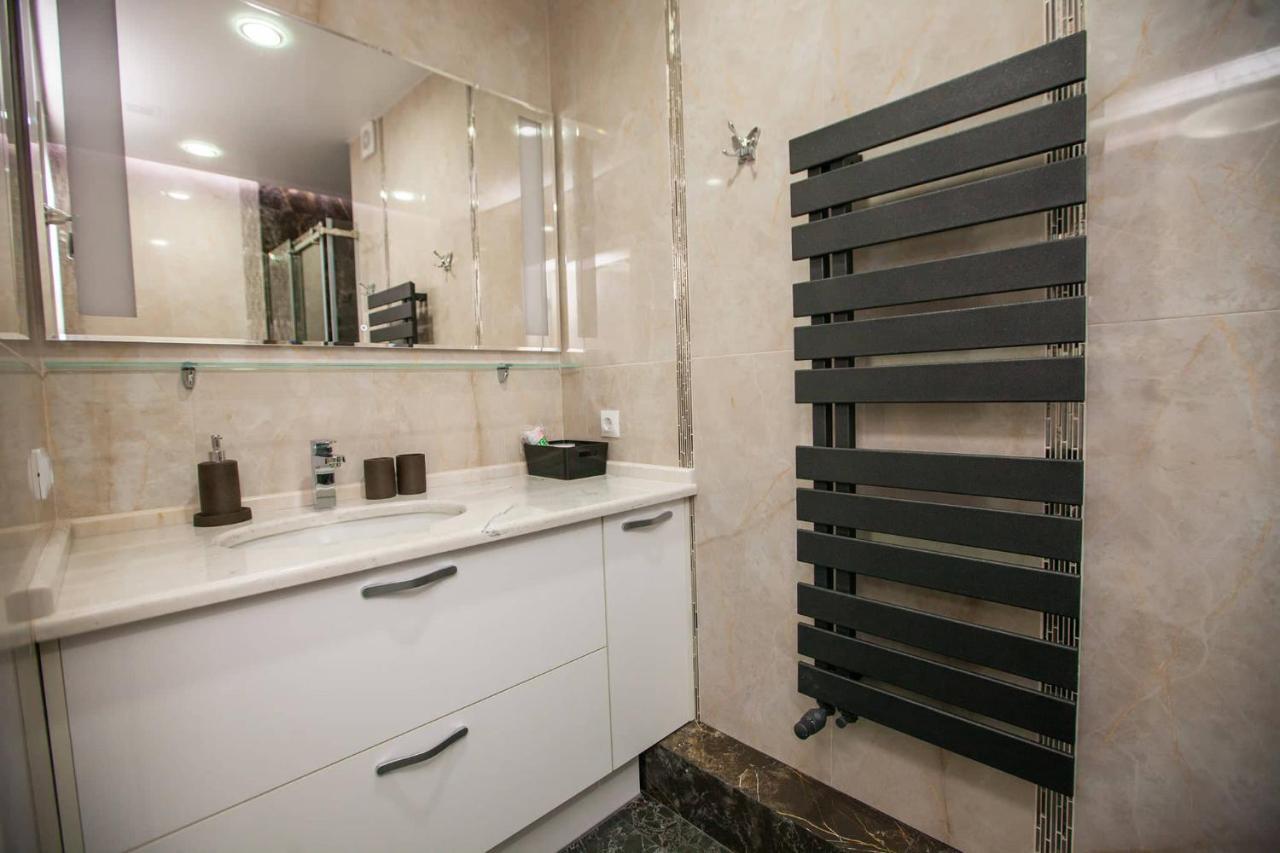 Double Skyhouse Exclusive Apartments Chisinau Ngoại thất bức ảnh