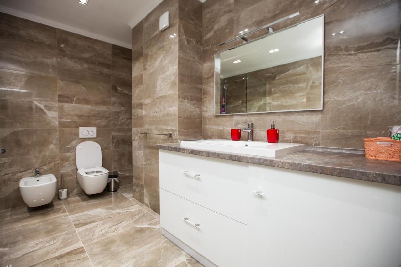 Double Skyhouse Exclusive Apartments Chisinau Ngoại thất bức ảnh