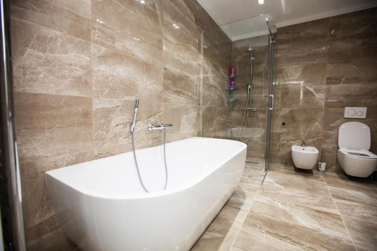 Double Skyhouse Exclusive Apartments Chisinau Ngoại thất bức ảnh
