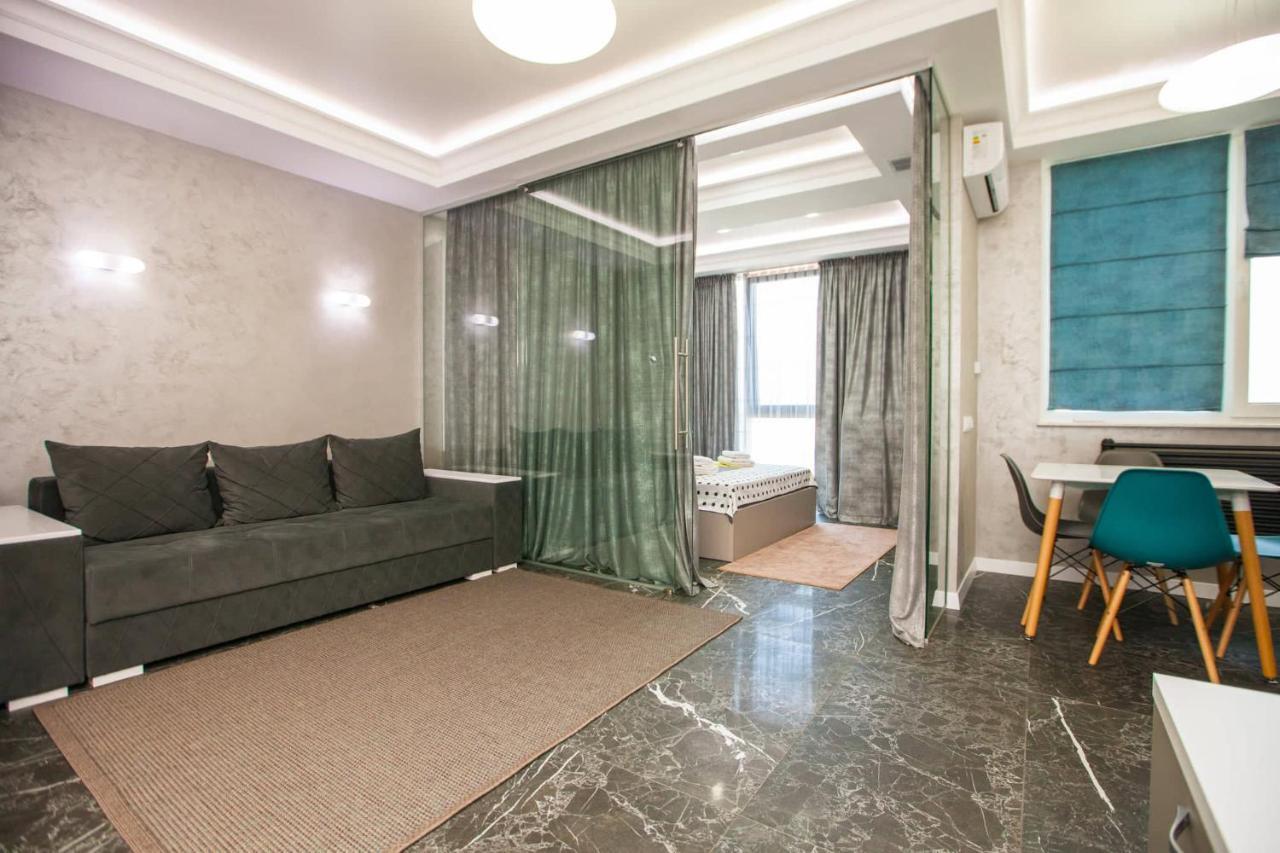 Double Skyhouse Exclusive Apartments Chisinau Ngoại thất bức ảnh