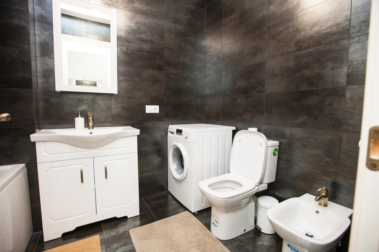 Double Skyhouse Exclusive Apartments Chisinau Ngoại thất bức ảnh