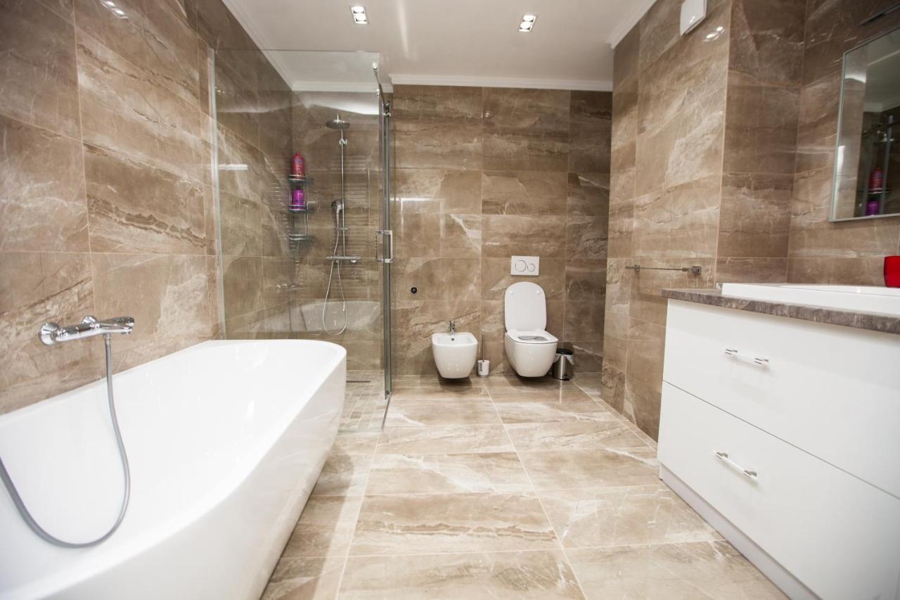 Double Skyhouse Exclusive Apartments Chisinau Ngoại thất bức ảnh